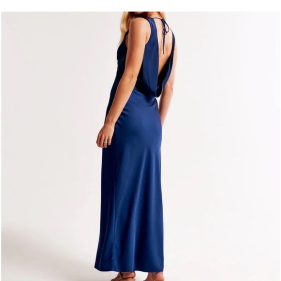 Abercrombie cowl back plunge satin maxi dress blue - Picture 3 of 5